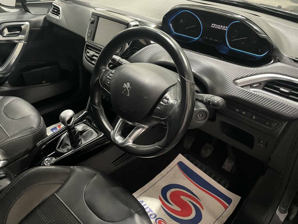 Peugeot 2008 Estate 1.6 Bluehdi 120 Allure Grey #4
