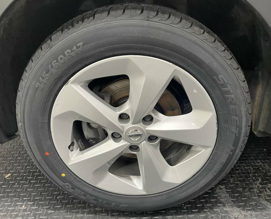 Nissan Qashqai Hatchback 1.3 Dig-t Acenta Premium Grey #5