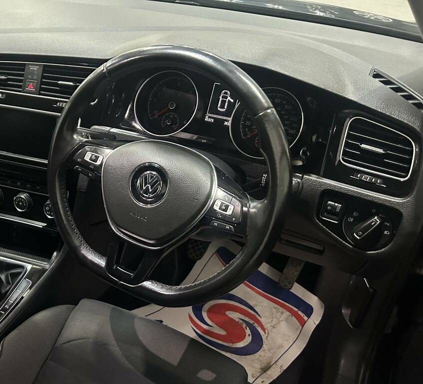 Volkswagen Golf Hatchback 1.6 Tdi 110 Gt Black #3