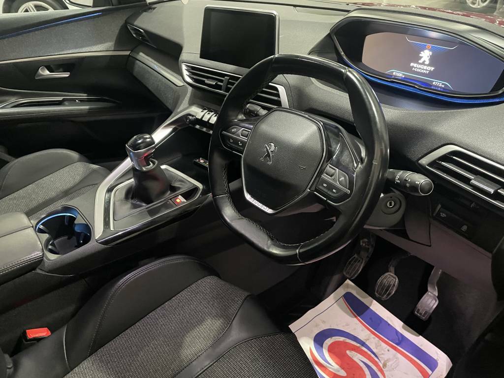 Peugeot 3008 Estate 1.5 Bluehdi Allure Red #3
