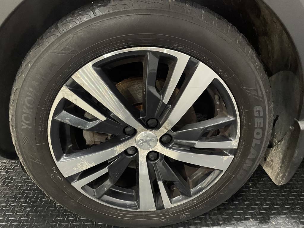 Peugeot 3008 Estate 1.5 Bluehdi Allure Red #5
