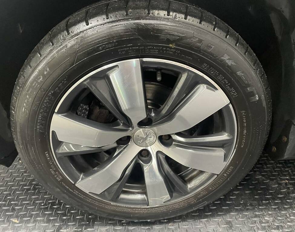 Peugeot 2008 Estate 1.6 Bluehdi 100 Allure Grey #5