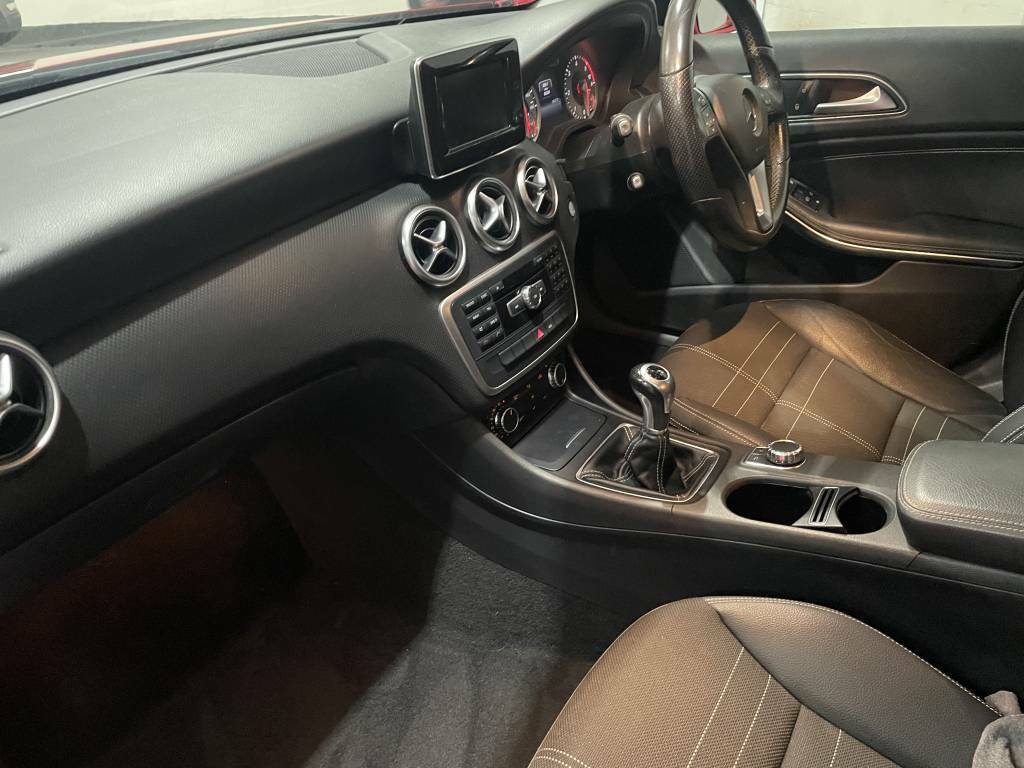 Mercedes-Benz A Class 2.1 A200 Cdi Red #3