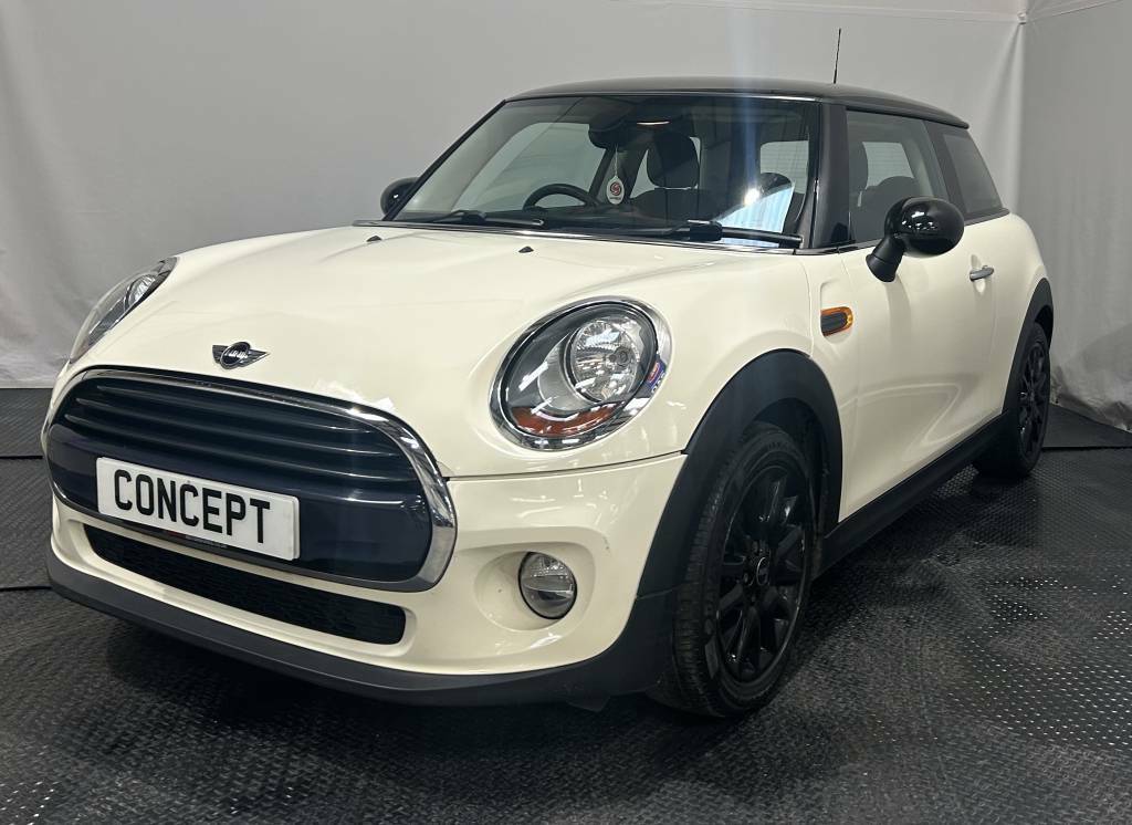 Mini Hatch 1.5 Cooper White
