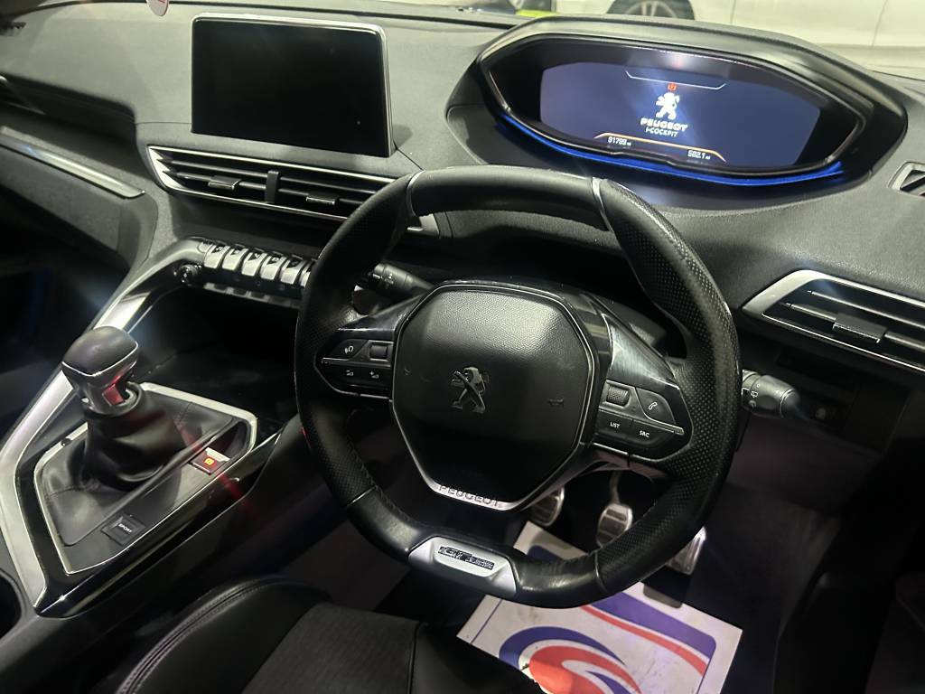 Peugeot 3008 Estate 1.6 Bluehdi 120 Gt Line Blue #4