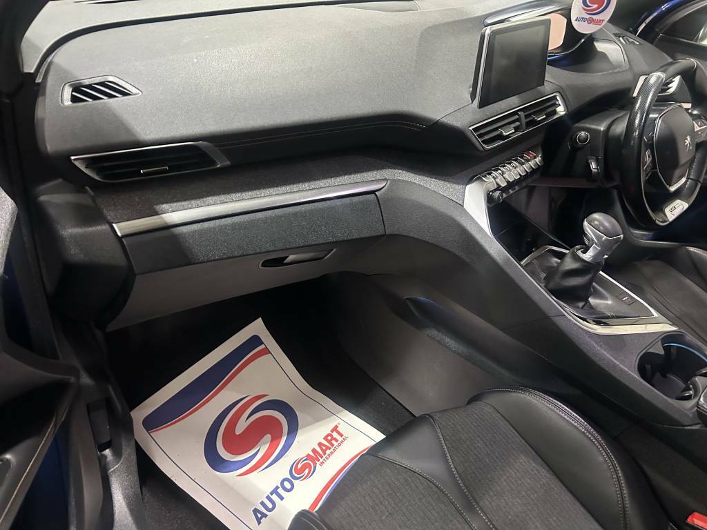 Peugeot 3008 Estate 1.6 Bluehdi 120 Gt Line Blue #3