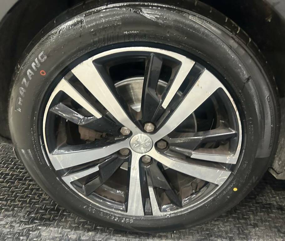 Peugeot 3008 Estate 1.6 Bluehdi 120 Gt Line Blue #5