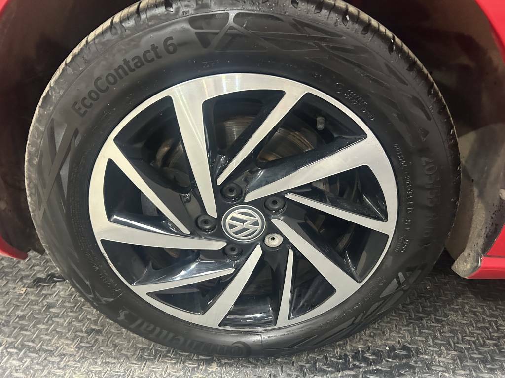 Volkswagen Golf Hatchback 1.0 Tsi 115 Match Red #5