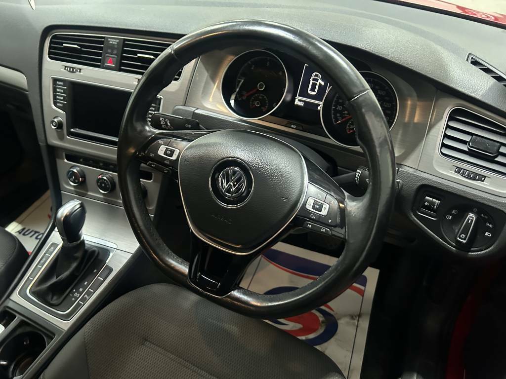 Volkswagen Golf Hatchback 1.6 Tdi 110 Match Edition Red #3
