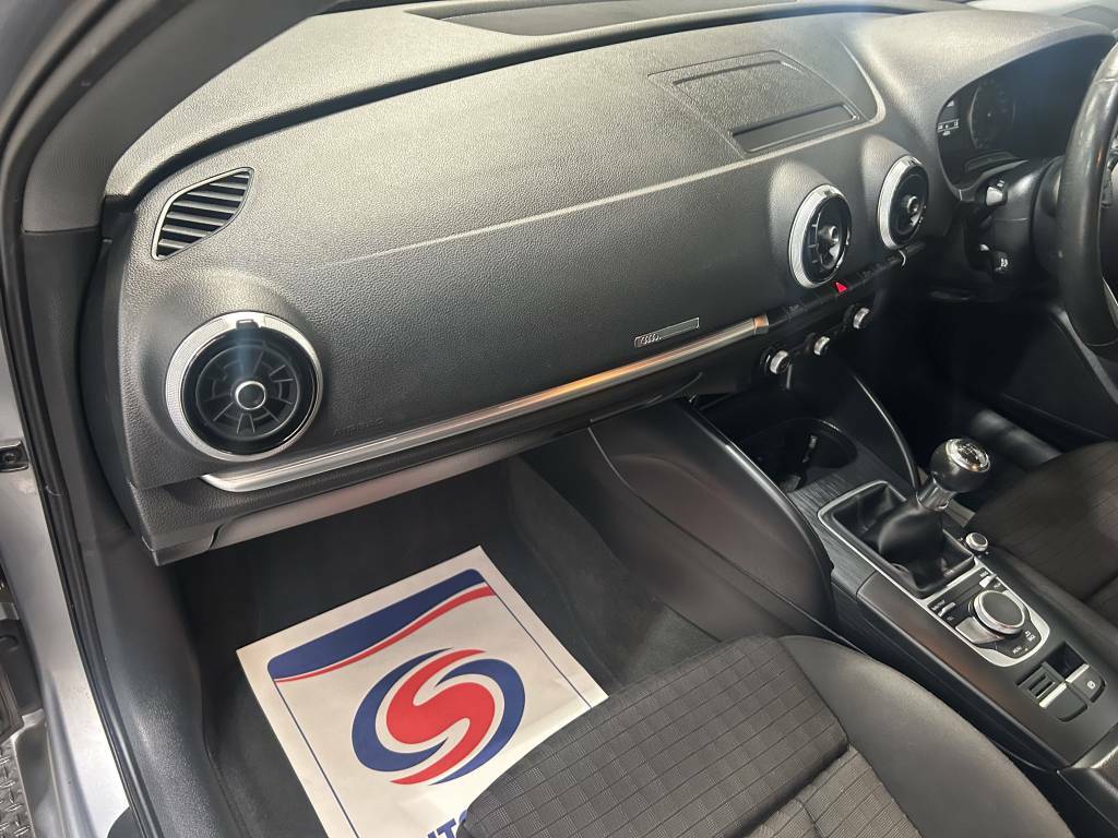 Audi A3 Sportback 1.0 Tfsi Sport Silver #4