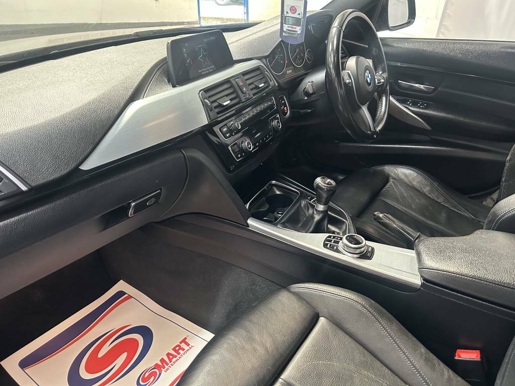 BMW 3 Series Saloon 320D M Sport Grey #3