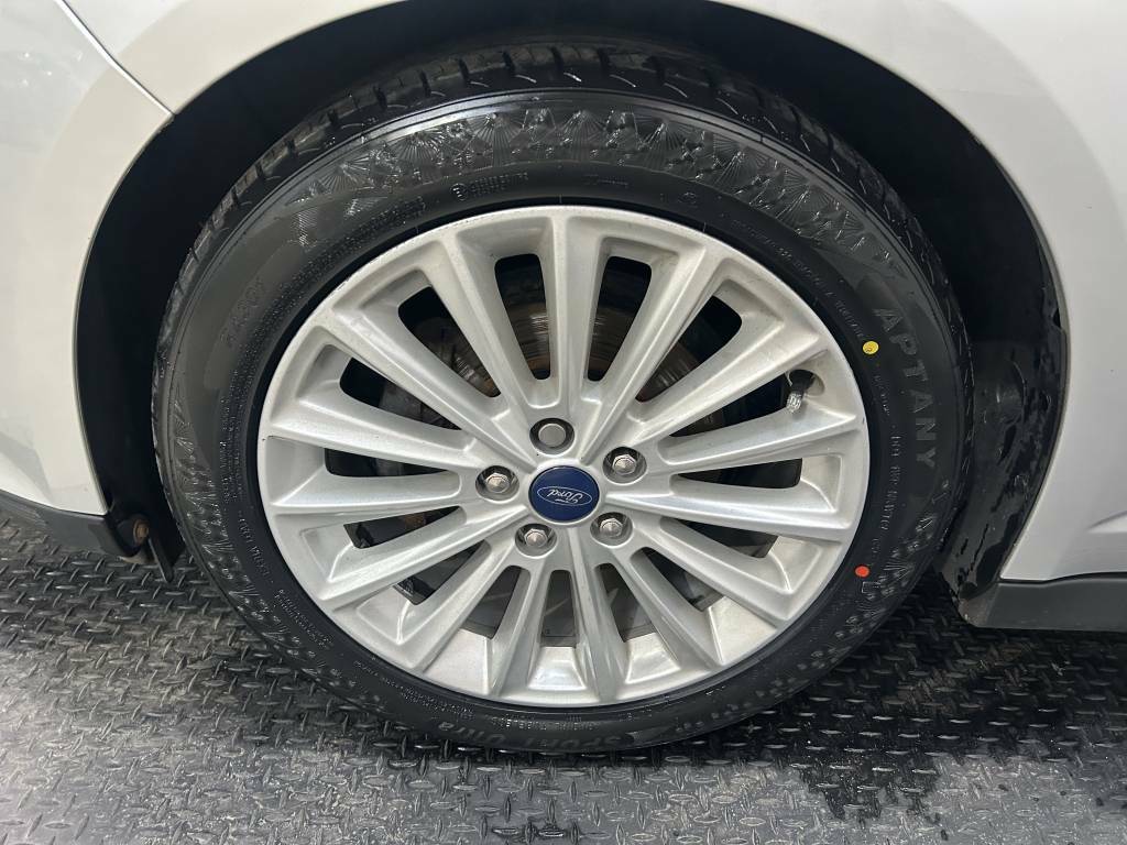 Ford C-Max Estate 1.5 Tdci Titanium Silver #5