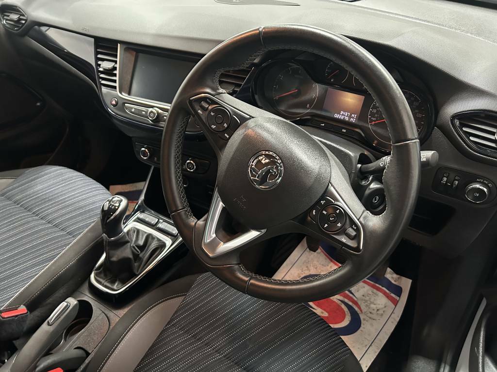 Vauxhall Crossland X Hatchback 1.2 83 Sport White #3