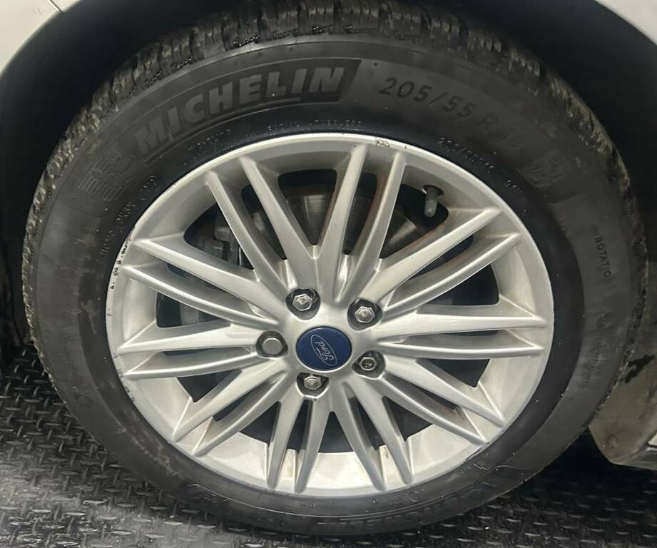 Ford Focus Hatchback 1.5 Tdci 120 Zetec Edition Silver #5