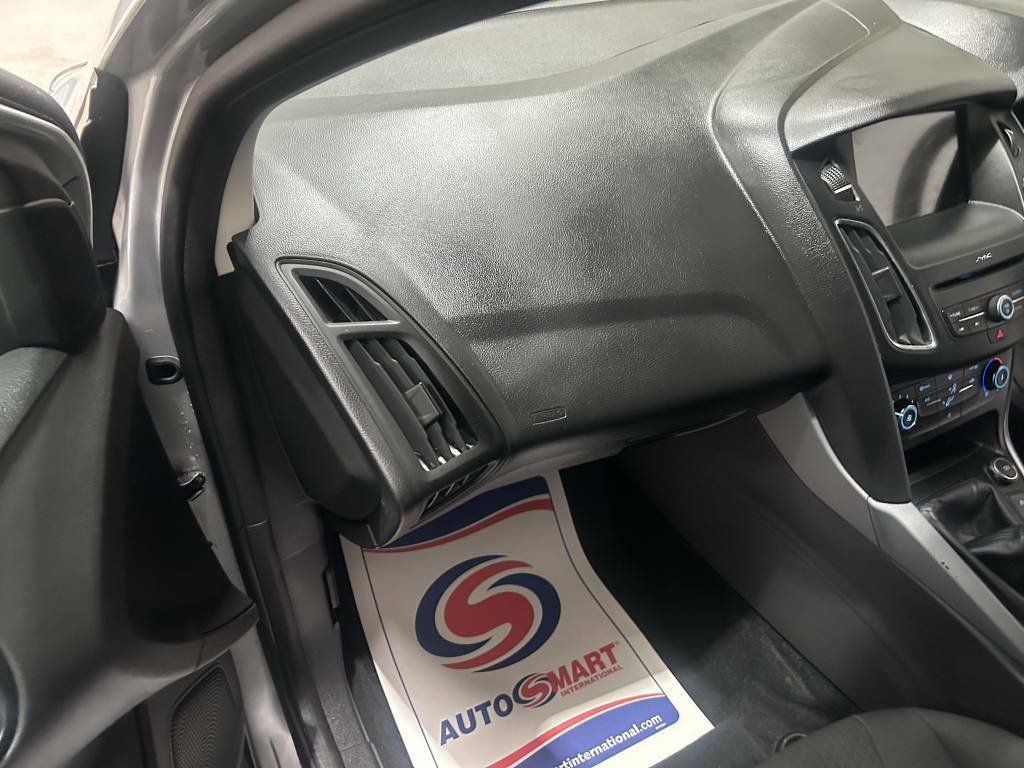 Ford Focus Hatchback 1.5 Tdci 120 Zetec Edition Silver #3
