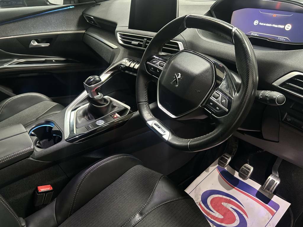 Peugeot 3008 Estate 1.6 Bluehdi 120 Gt Line Brown #3