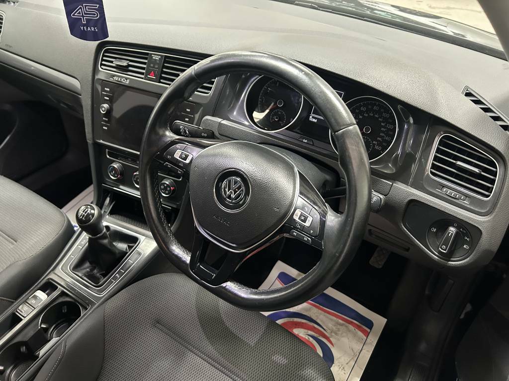 Volkswagen Golf Hatchback 1.0 Tsi 110 Se Nav Black #3