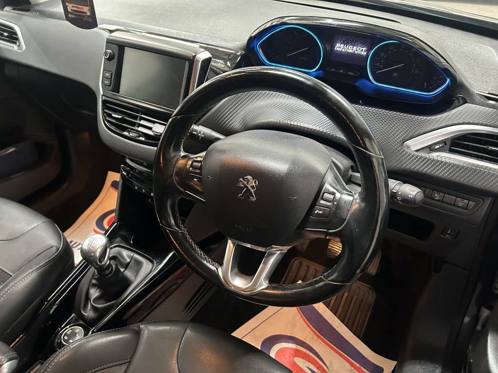 Peugeot 2008 Estate 1.6 Bluehdi 120 Allure Grey #3