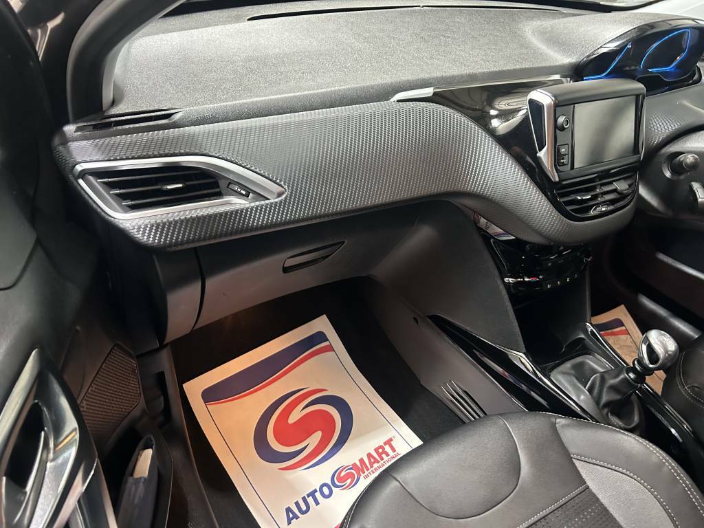 Peugeot 2008 Estate 1.6 Bluehdi 120 Allure Grey #4