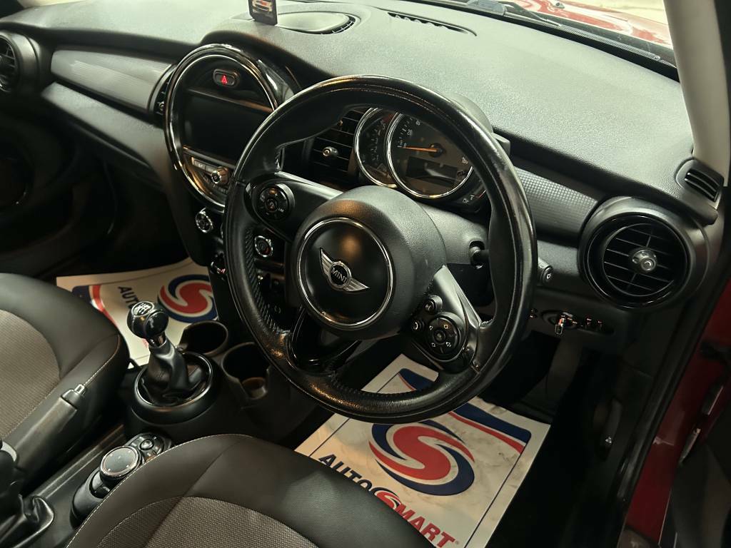 Mini Hatch 1.5 Cooper D Red #3