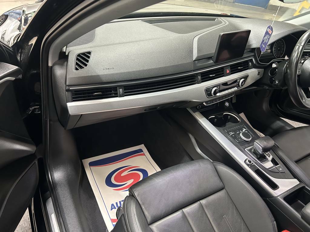 Audi A4 Saloon 2.0 Tdi Ultra Sport Black #4
