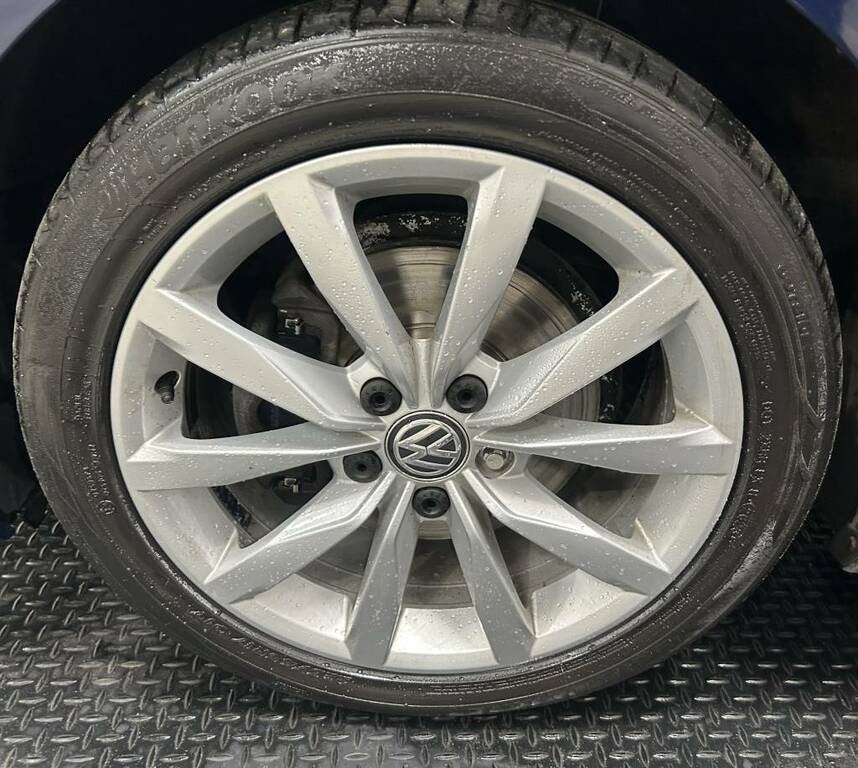 Volkswagen Golf Hatchback 1.6 Tdi Gt Blue #5