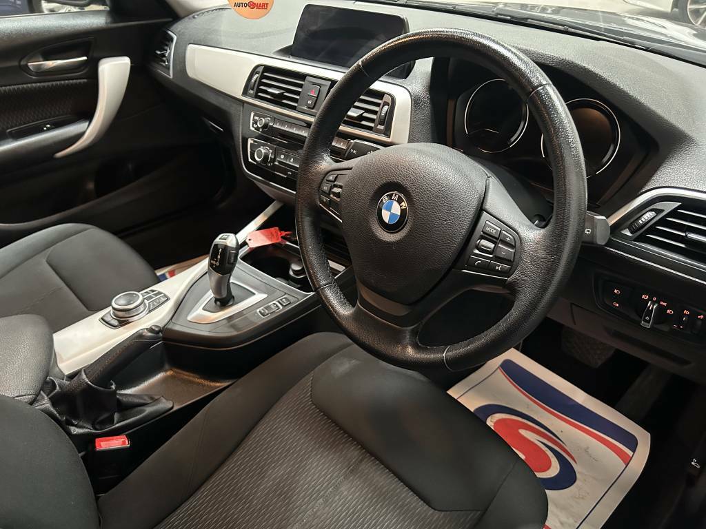 BMW 1 Series Hatchback 118D Se Grey #3