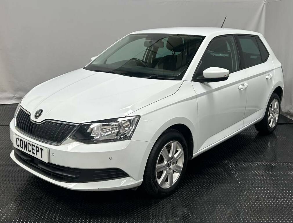 Skoda Fabia Hatchback 1.0 Tsi 110 Se White