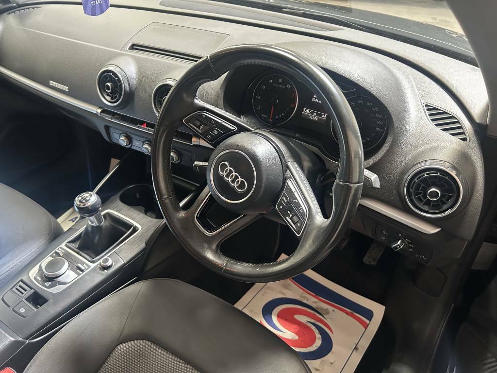 Audi A3 Sportback 1.0 Tfsi Se Black #3