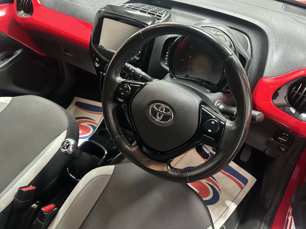 Toyota Aygo Hatchback 1.0 Vvt-i X-style Red #3