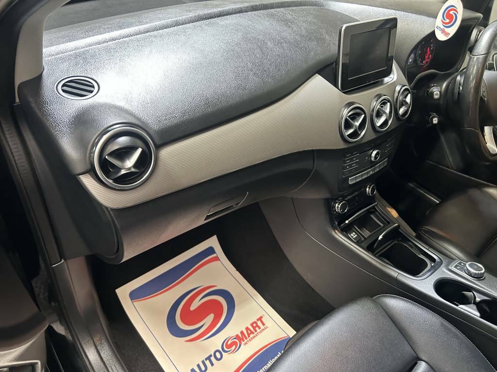Mercedes-Benz B Class Hatchback B180d Se  Black #4