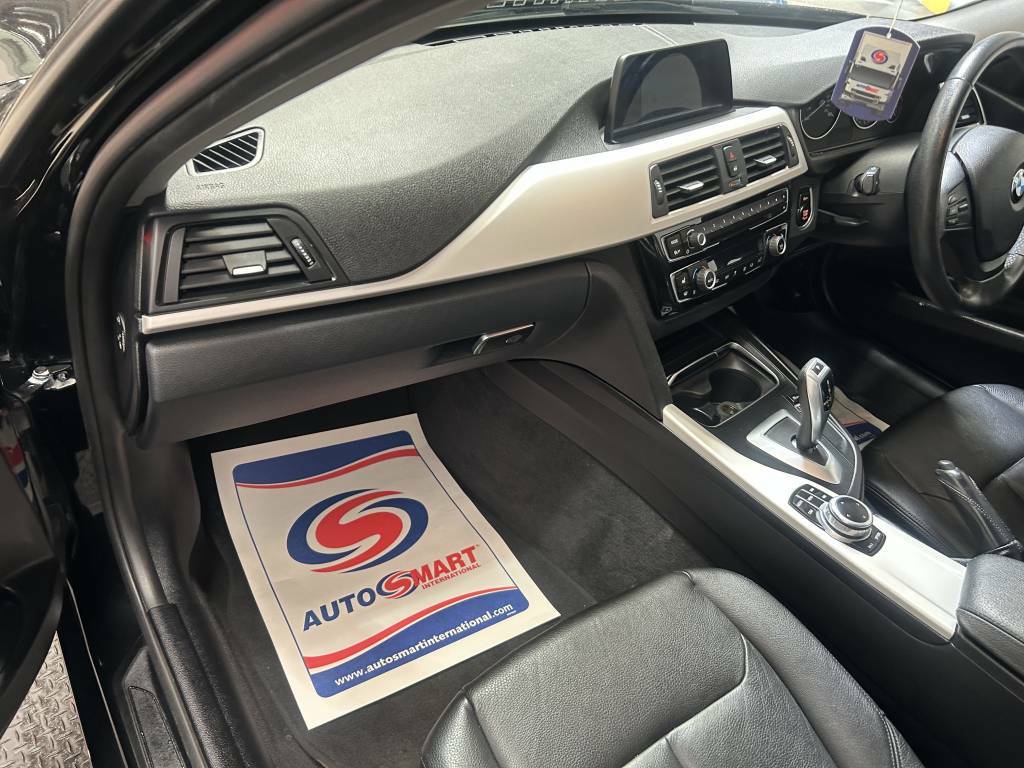 BMW 3 Series Saloon 320D Efficientdynamics Plus Black #4