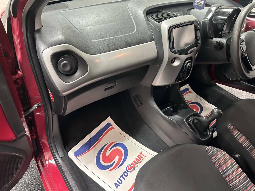 Citroen C1 Hatchback 1.0 Vti Feel Red #4