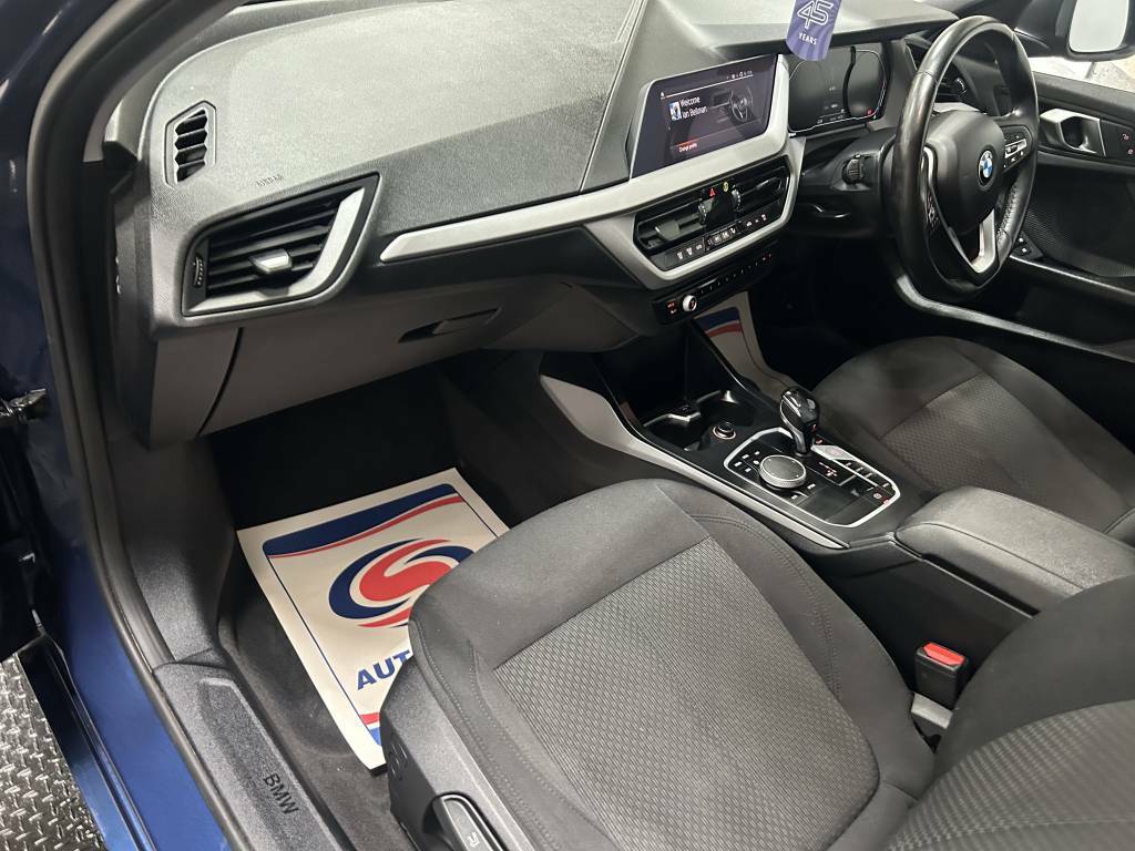 BMW 1 Series Hatchback 116D Se  Blue #4