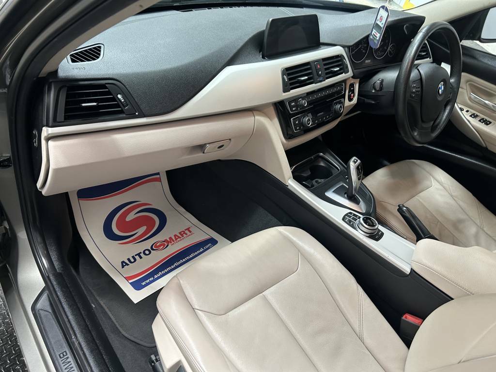 BMW 3 Series Touring 320D Efficientdynamics Plus Silver #4