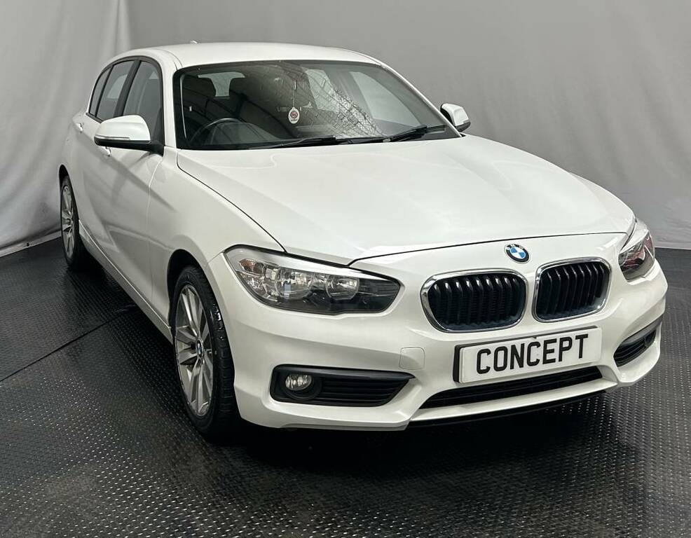 BMW 1 Series Hatchback 118D Sport  White #2