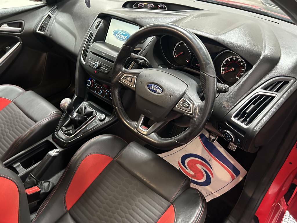 Ford Focus Hatchback 2.0 Tdci 185 St-2 Red #3