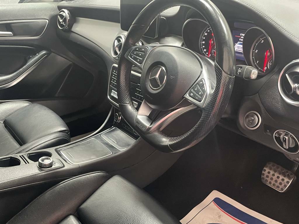 Mercedes-Benz GLA Class Hatchback Gla 200D Amg Line Premium Black #4