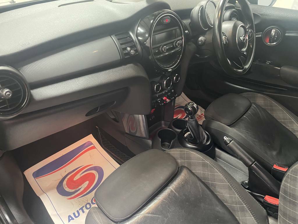 Mini Hatch 1.5 Cooper Black #3