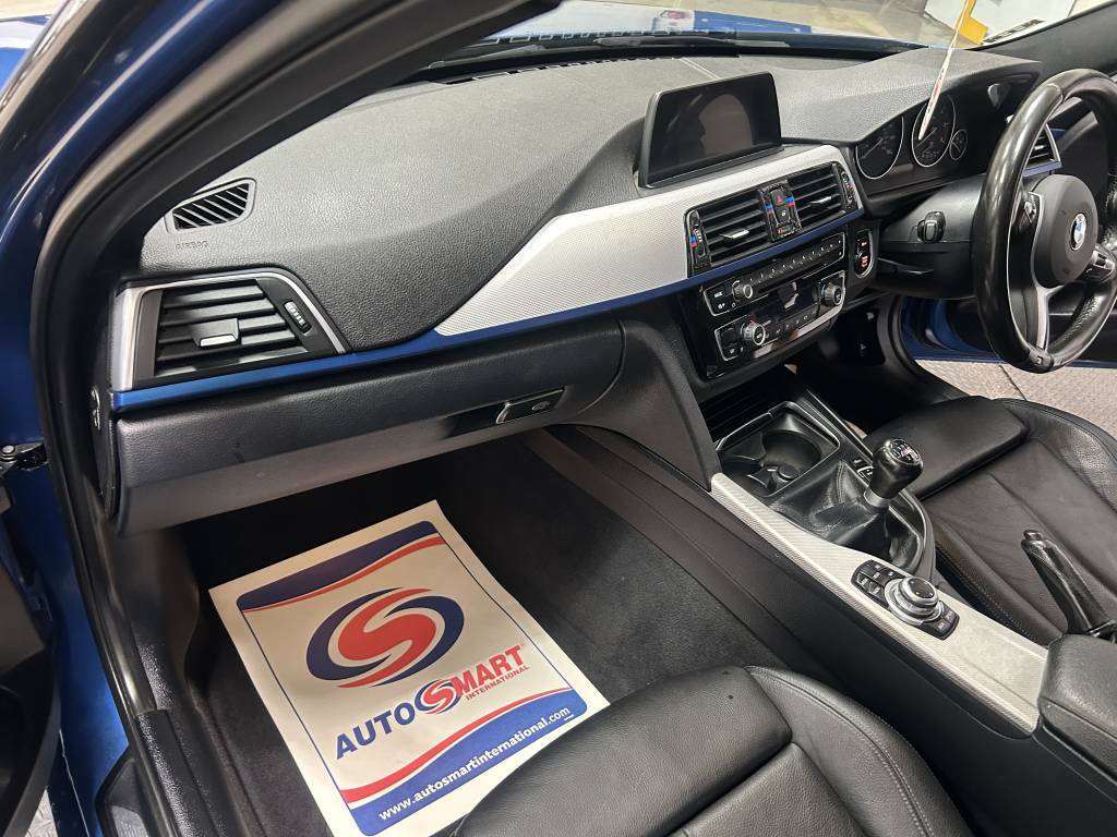 BMW 3 Series Touring 320D M Sport Blue #4