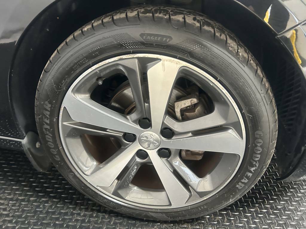 Peugeot 308 Hatchback 1.2 Puretech 130 Allure  Black #5