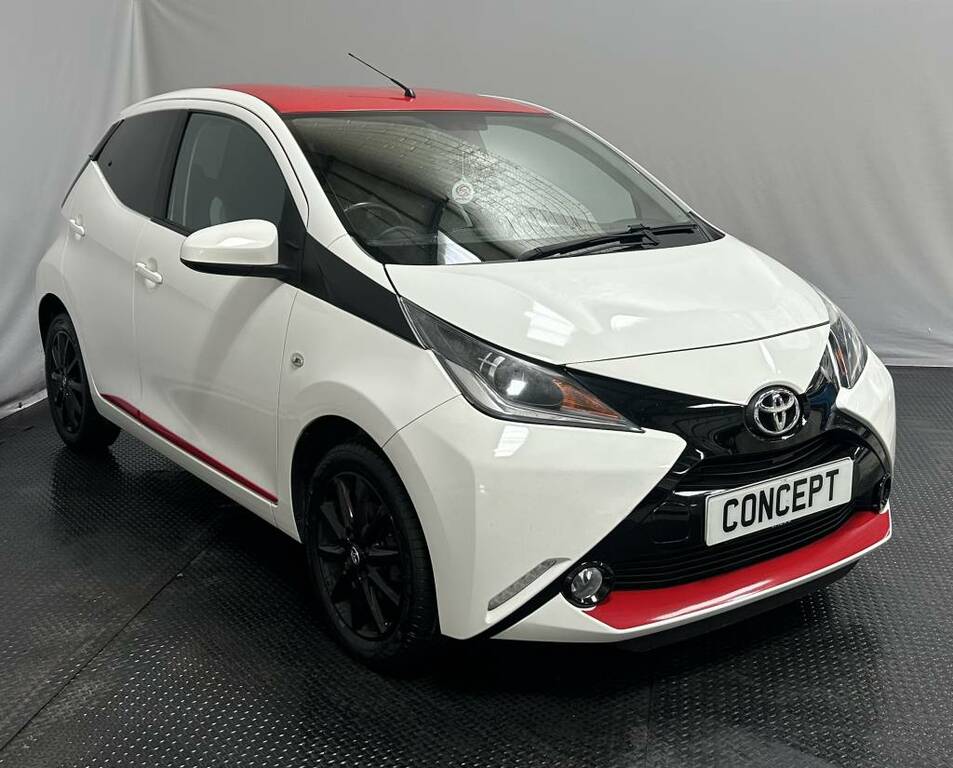 Toyota Aygo Hatchback 1.0 Vvt-i X-press White #2