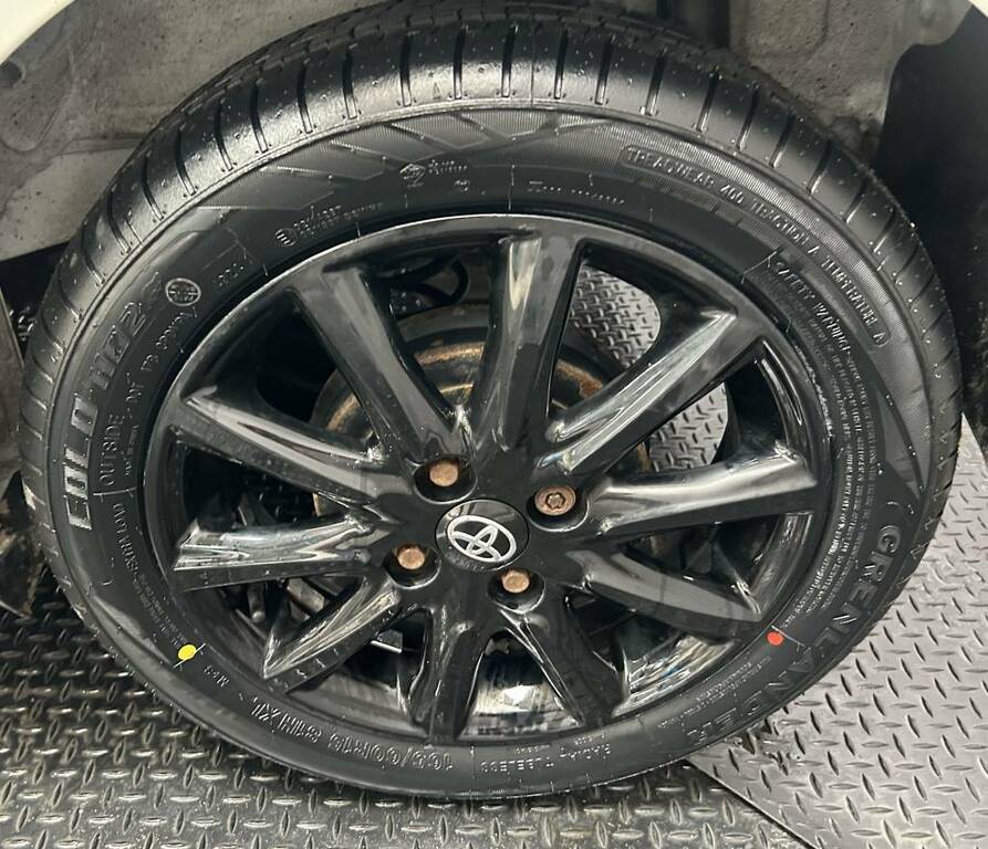 Toyota Aygo Hatchback 1.0 Vvt-i X-press White #5