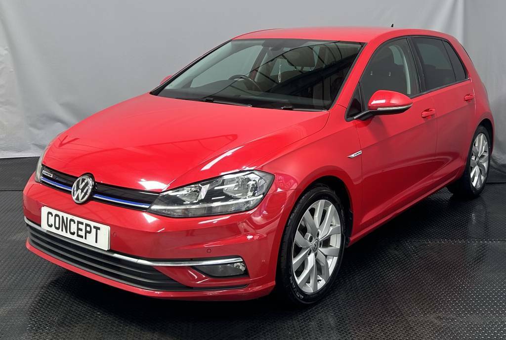 Volkswagen Golf Hatchback 1.5 Tsi Evo Match Red