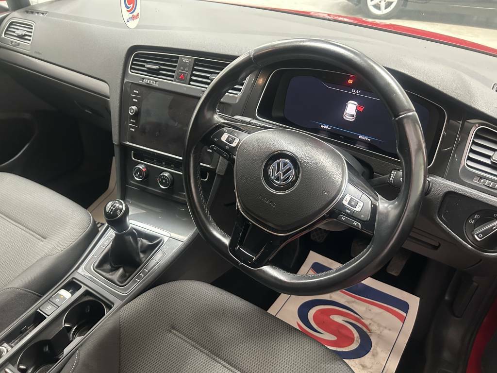 Volkswagen Golf Hatchback 1.5 Tsi Evo Match Red #3