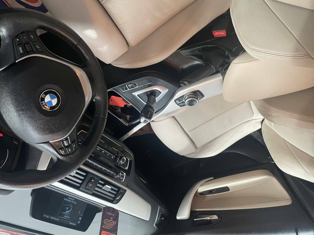 BMW 1 Series Hatchback 116D Se Business Red #3