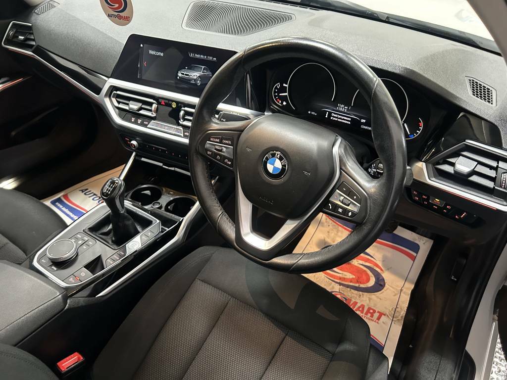 BMW 3 Series Saloon 320D Se White #3