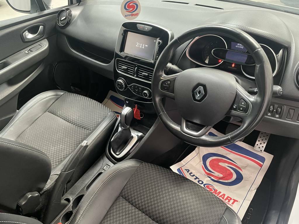 Renault Clio Hatchback 1.2 16V Dynamique Nav White #4