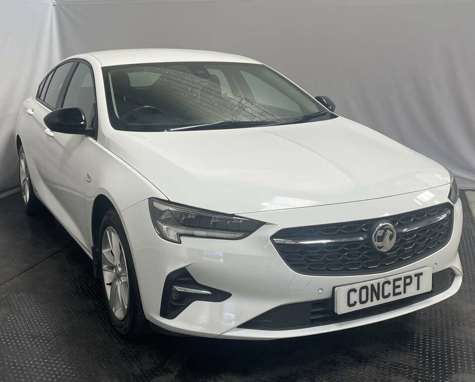 Vauxhall Insignia Grand Spor 1.5 Turbo D Se Nav White #2