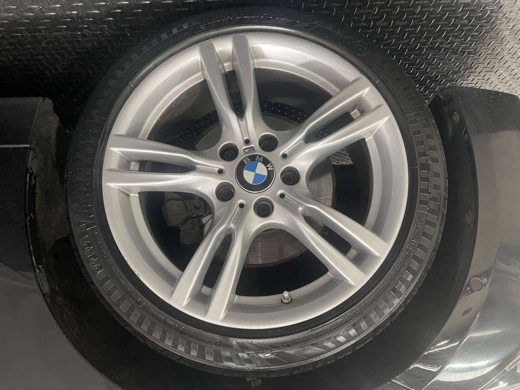 BMW 3 Series Touring 320D M Sport Black #2